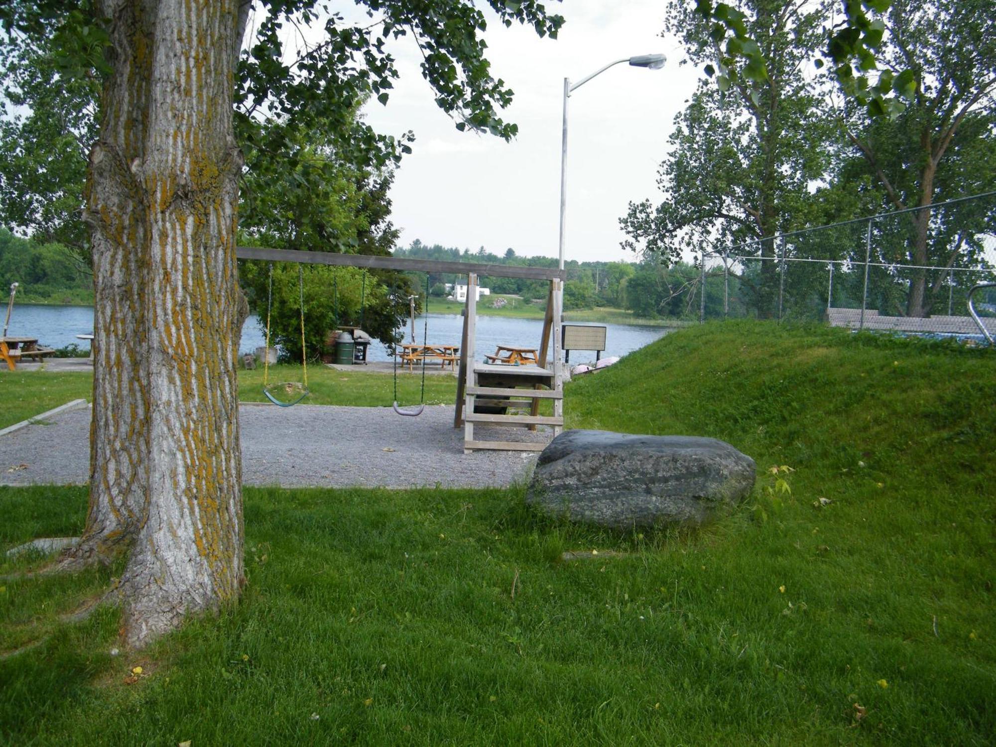 Campbellford River Inn Esterno foto
