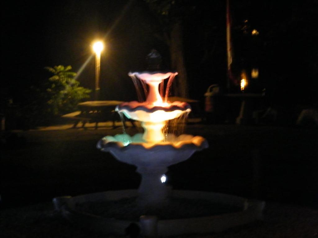 Campbellford River Inn Esterno foto